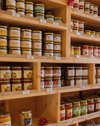 Shops, services & associations